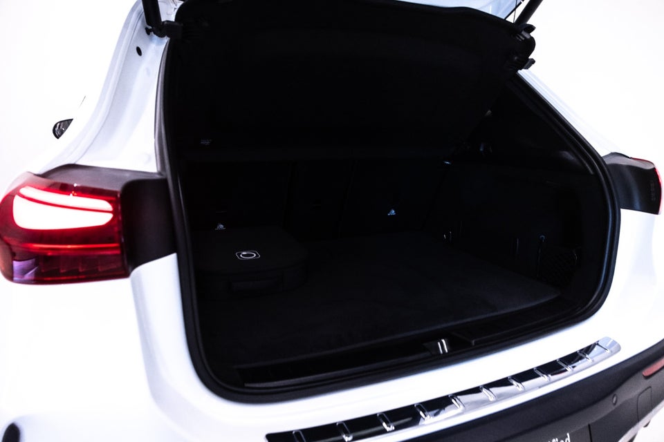 Mercedes EQA250+ AMG Advance 5d