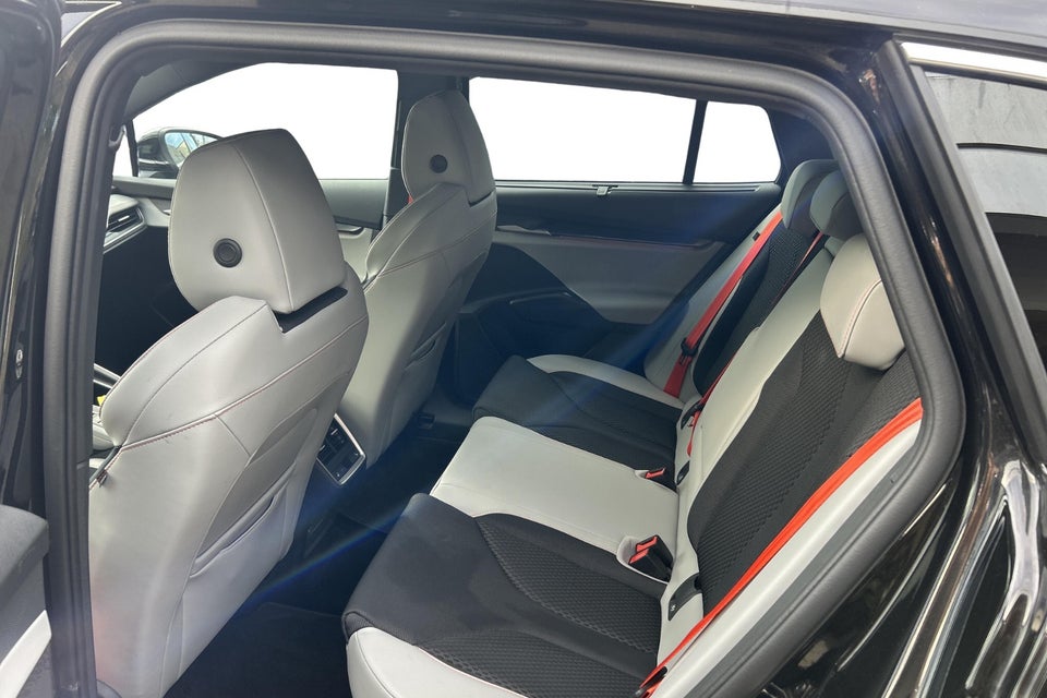 Skoda Elroq 85 iV Lodge 5d