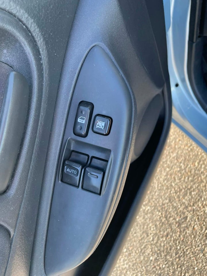 Toyota Yaris 1,0 Terra 5d