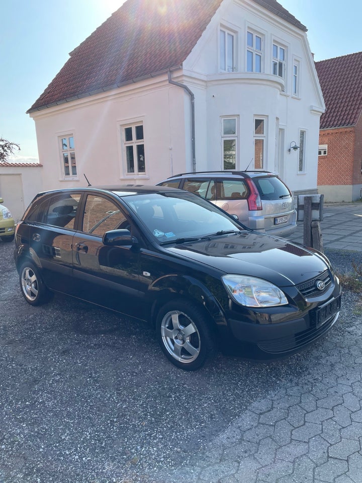 Kia Rio 1,4 EX 5d
