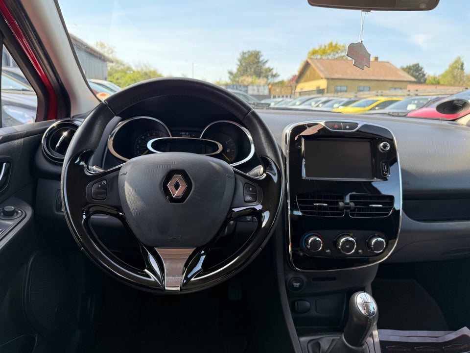 Renault Clio IV 0,9 TCe 90 Expression Sport Tourer 5d