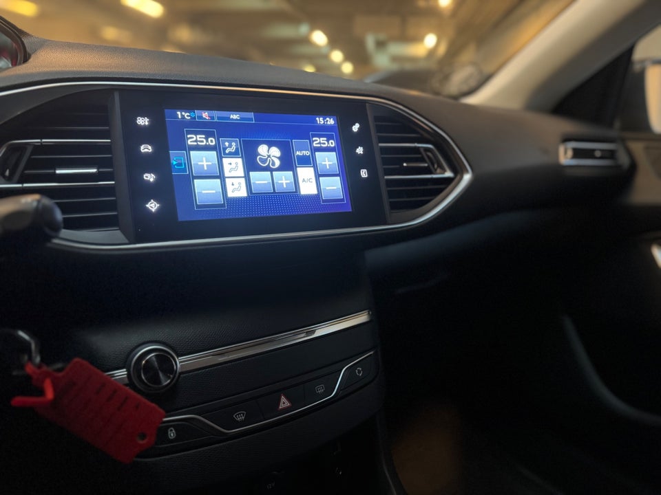 Peugeot 308 1,6 BlueHDi 120 Style Sky SW 5d