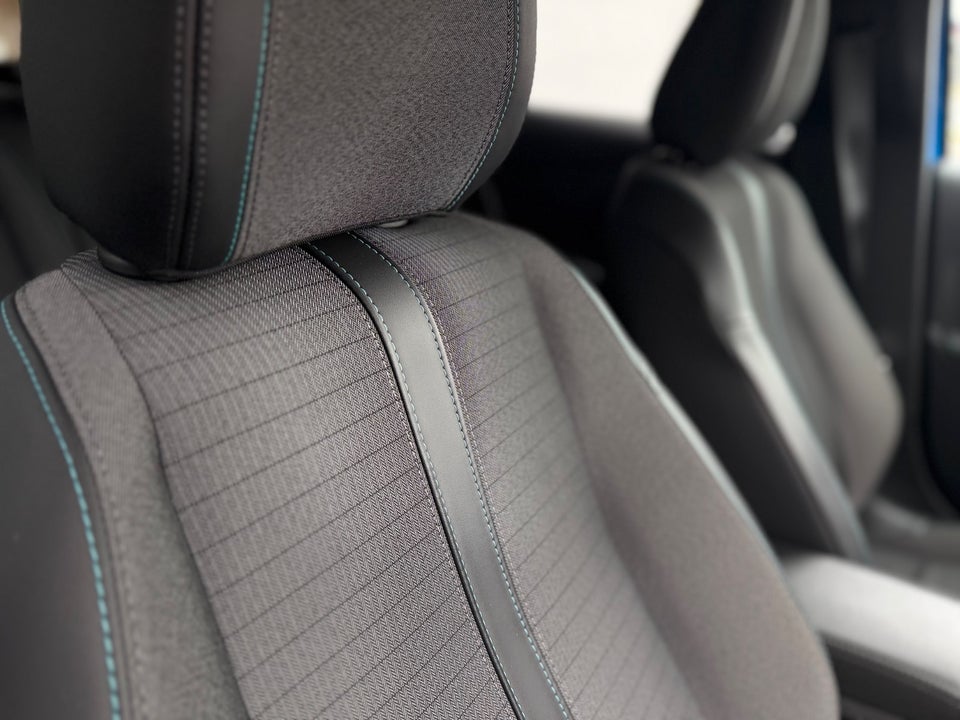 Peugeot e-208 50 Allure 5d