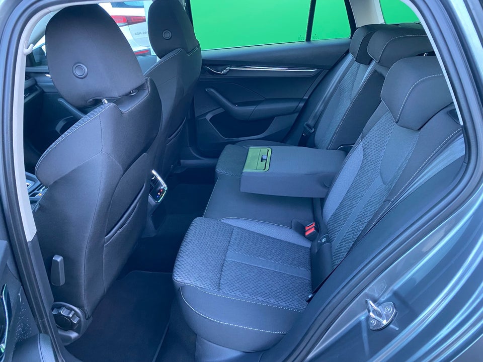 Skoda Octavia 1,4 TSi iV Plus Combi DSG 5d