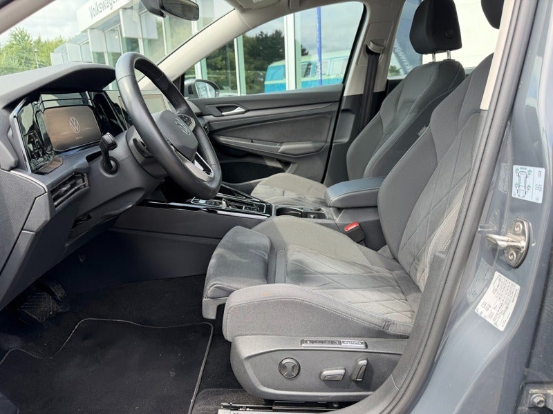 VW Golf VIII 2,0 TDi 150 Style Variant DSG 5d