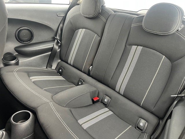 MINI Cooper SE Essential 3d