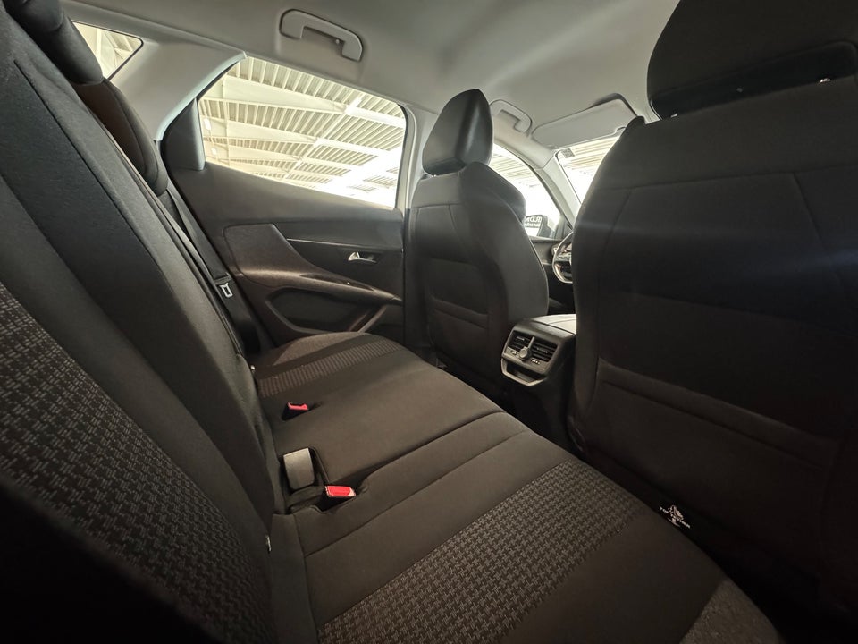 Peugeot 3008 1,2 PureTech 130 Active EAT6 5d