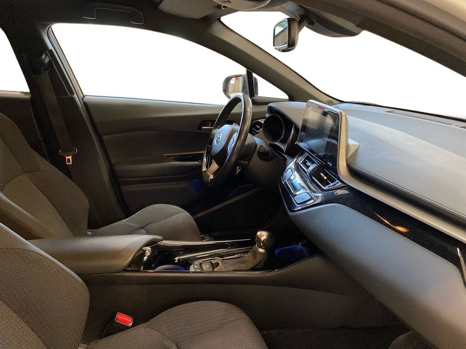 Toyota C-HR 1,8 Hybrid Premium Selected CVT 5d