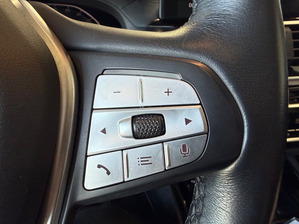 BMW iX3 Charged 5d