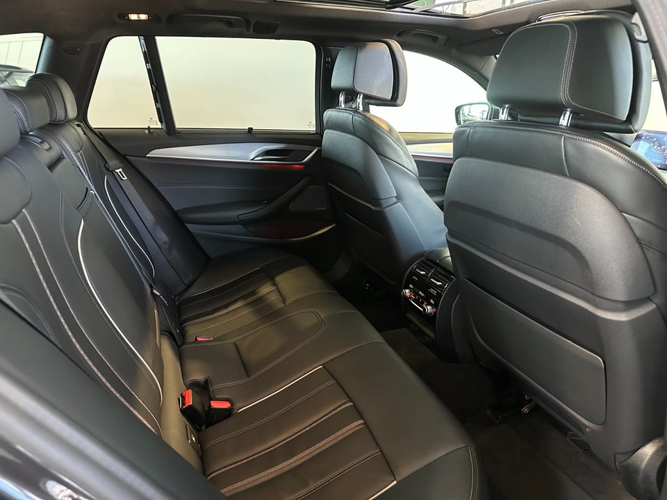BMW 530d 3,0 Touring M-Sport aut. 5d