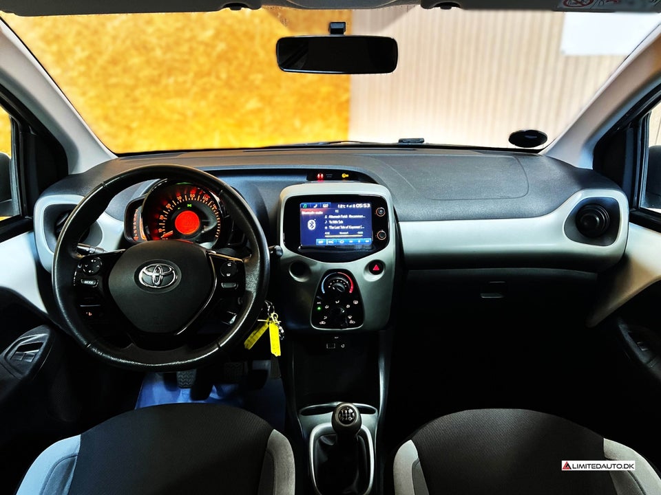 Toyota Aygo 1,0 VVT-i x-press 5d