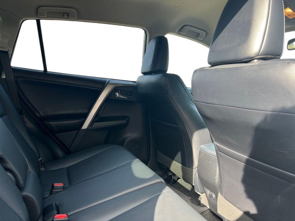 Toyota RAV4 2,0 D-4D T3 Selected 5d