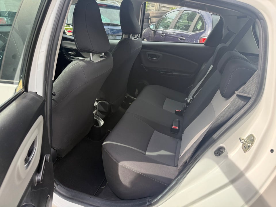 Toyota Yaris 1,0 VVT-i T2 5d