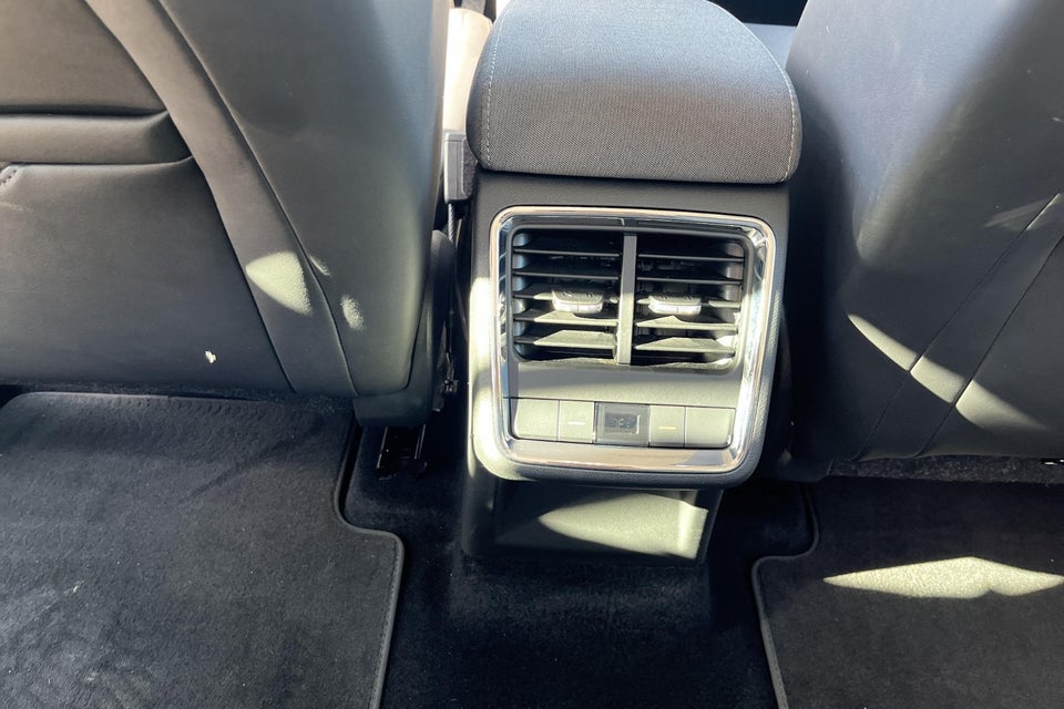 Skoda Enyaq 60 iV Plus 5d