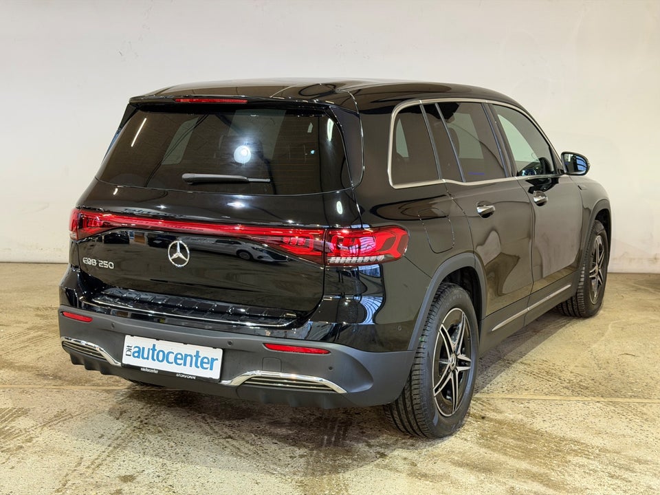 Mercedes EQB250 AMG Line 5d