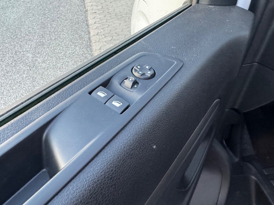 Peugeot e-Expert 75 L3 Premium Van