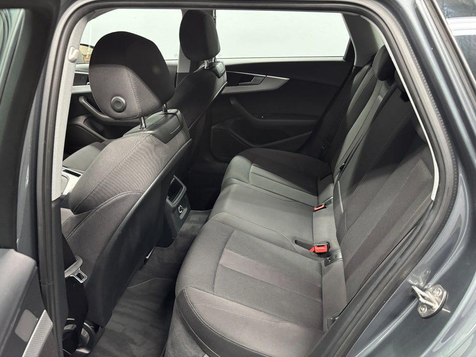 Audi A4 40 TFSi Sport Prestige Avant S-tr. 5d