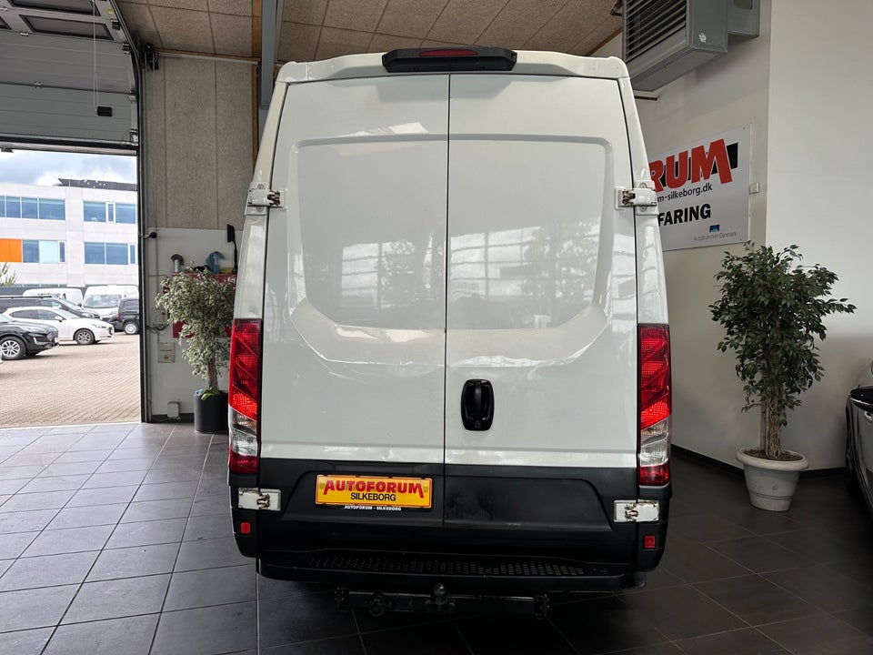 Iveco Daily 2,3 35S15 10,8m³ Van