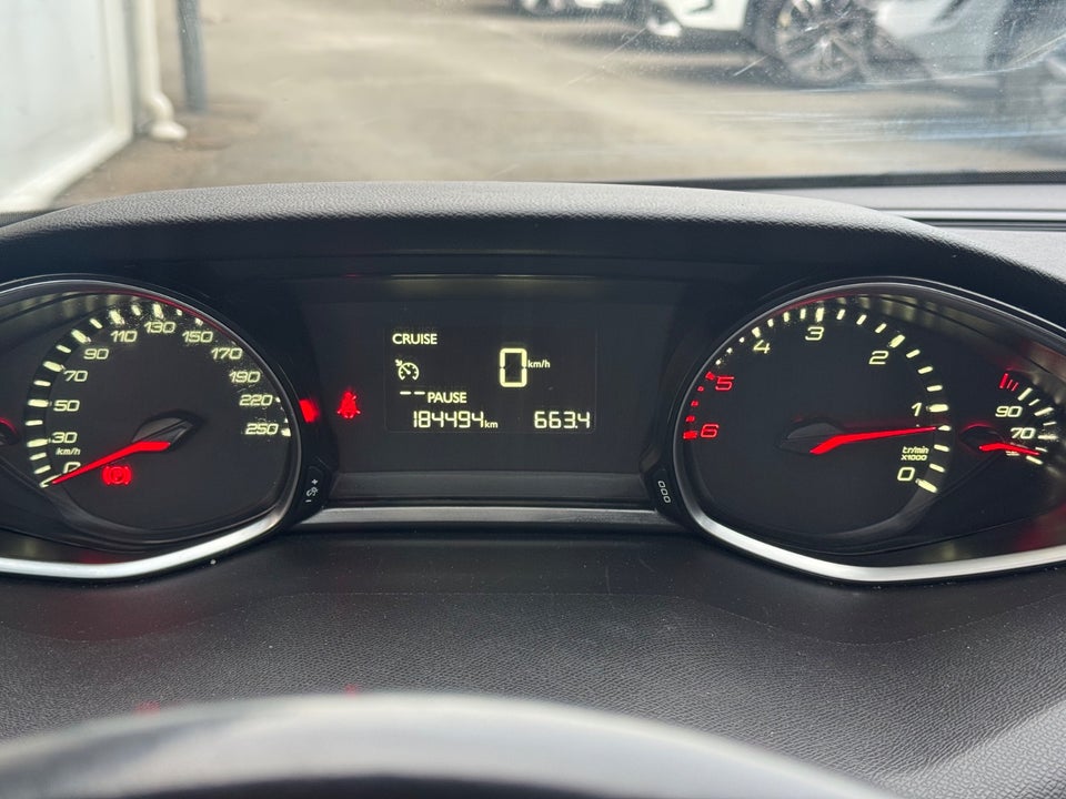 Peugeot 308 1,6 BlueHDi 100 Active 5d