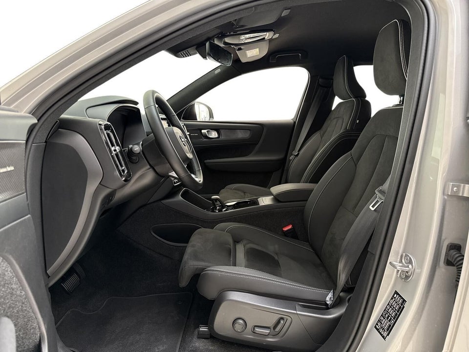 Volvo EX40 Extended Range Plus 5d