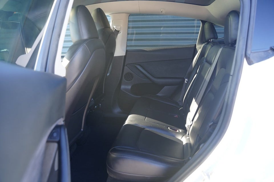 Tesla Model Y RWD 5d