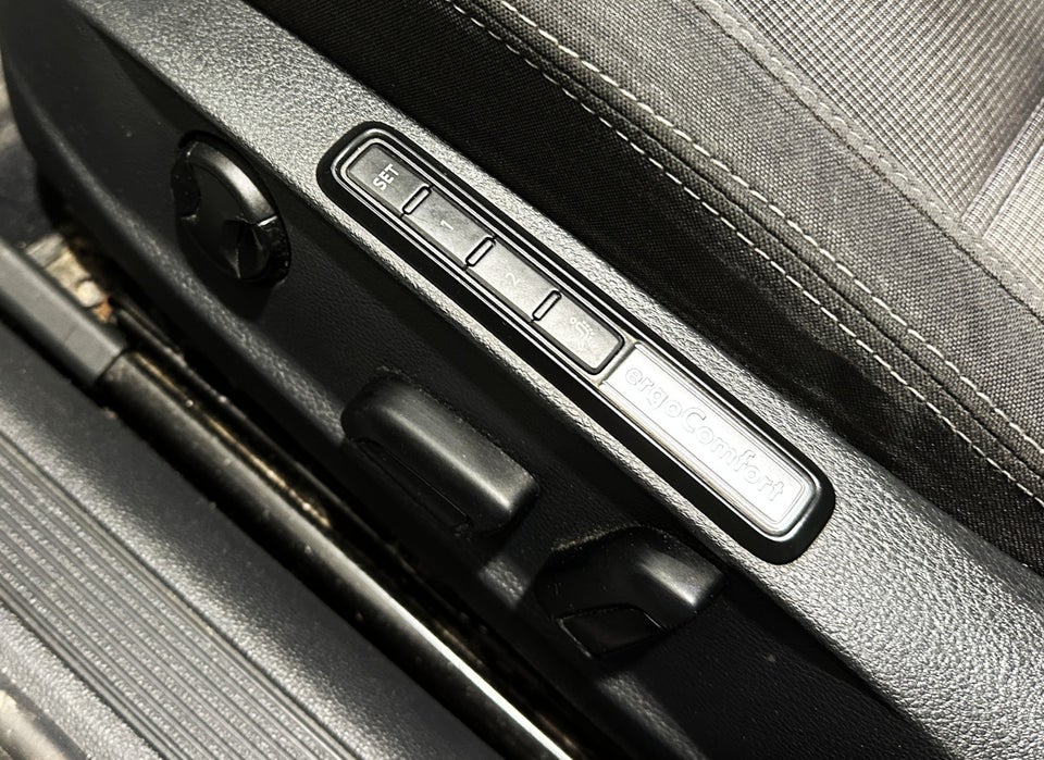 VW Passat 2,0 TDi 150 Comfortline Variant DSG 5d