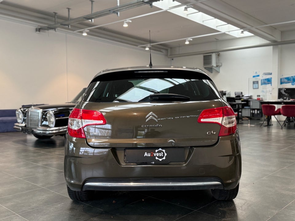 Citroën C4 1,6 e-HDi 115 Exclusive E6G 5d