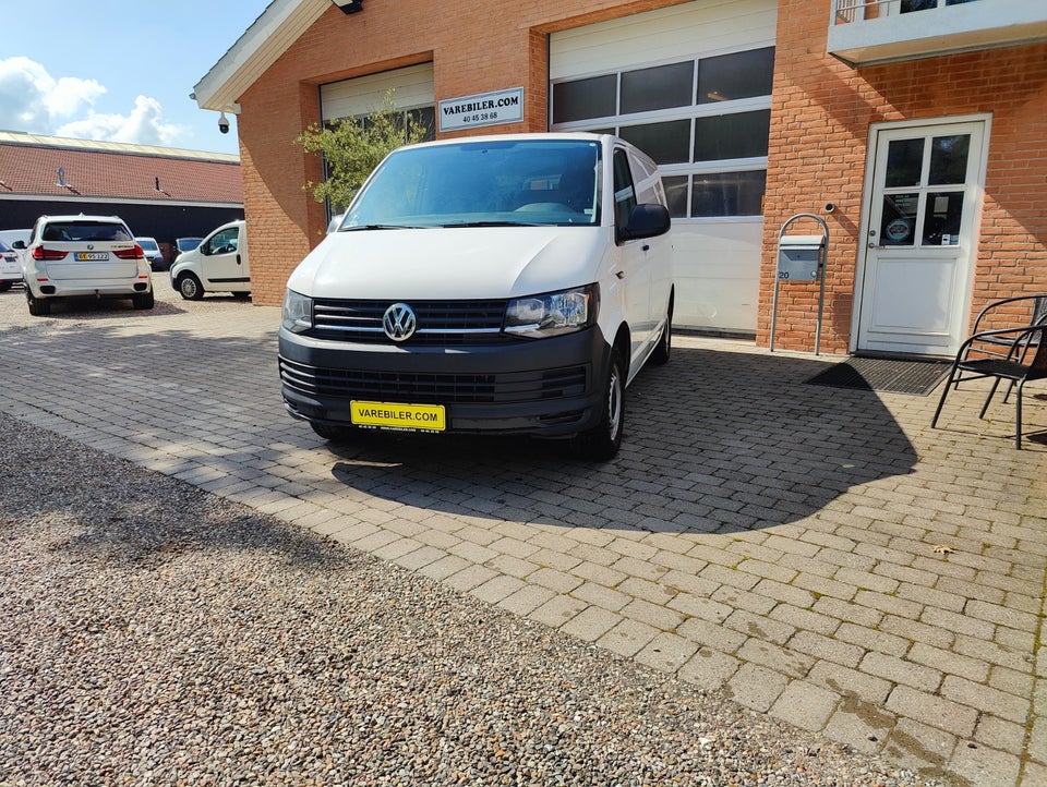 VW Transporter 2,0 TDi 102 Kassevogn kort