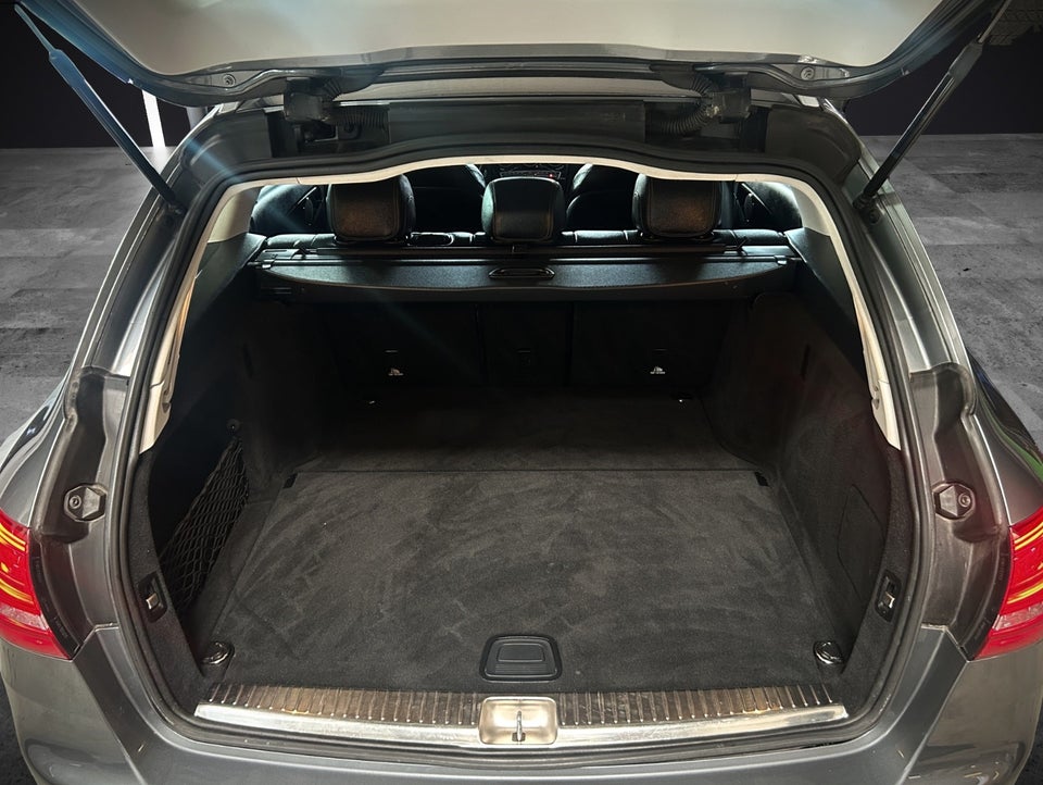 Mercedes C220 d 2,2 AMG Line stc. aut. 5d