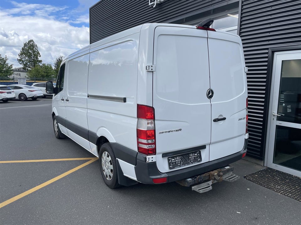 Mercedes Sprinter 319 3,0 CDi R2 Kassevogn aut. 6d