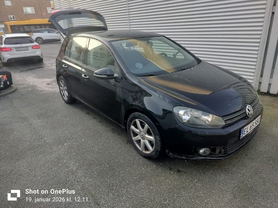 VW Golf VI 2,0 TDi 110 Comfortline 5d
