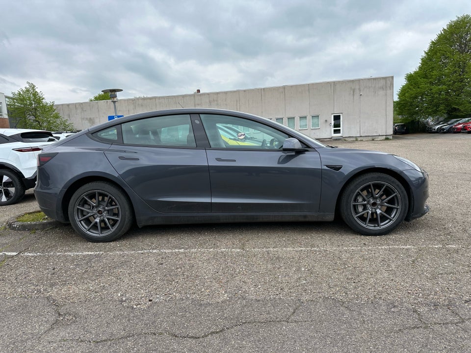 Tesla Model 3 RWD 4d