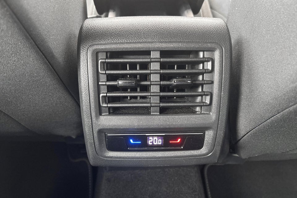 VW Golf VIII 1,4 eHybrid DSG 5d