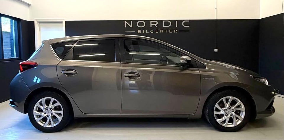 Toyota Auris 1,8 Hybrid H2 Comfort CVT 5d