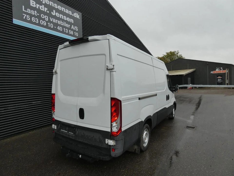 Iveco Daily 2,3 35S16 12m³ Van AG8