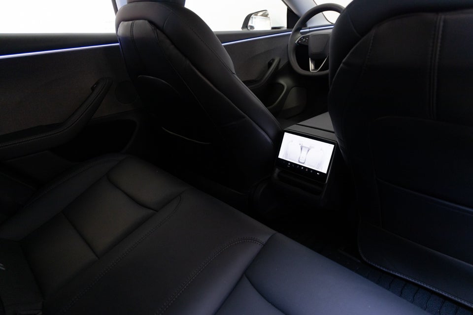 Tesla Model 3 RWD 4d