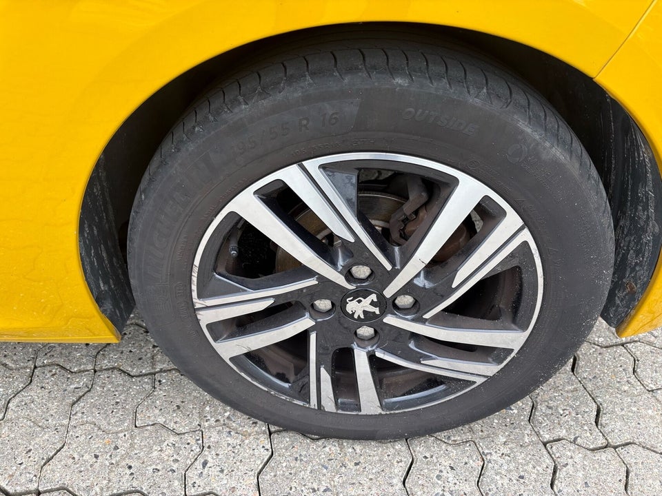 Peugeot 208 1,2 PureTech 100 Allure Sky 5d