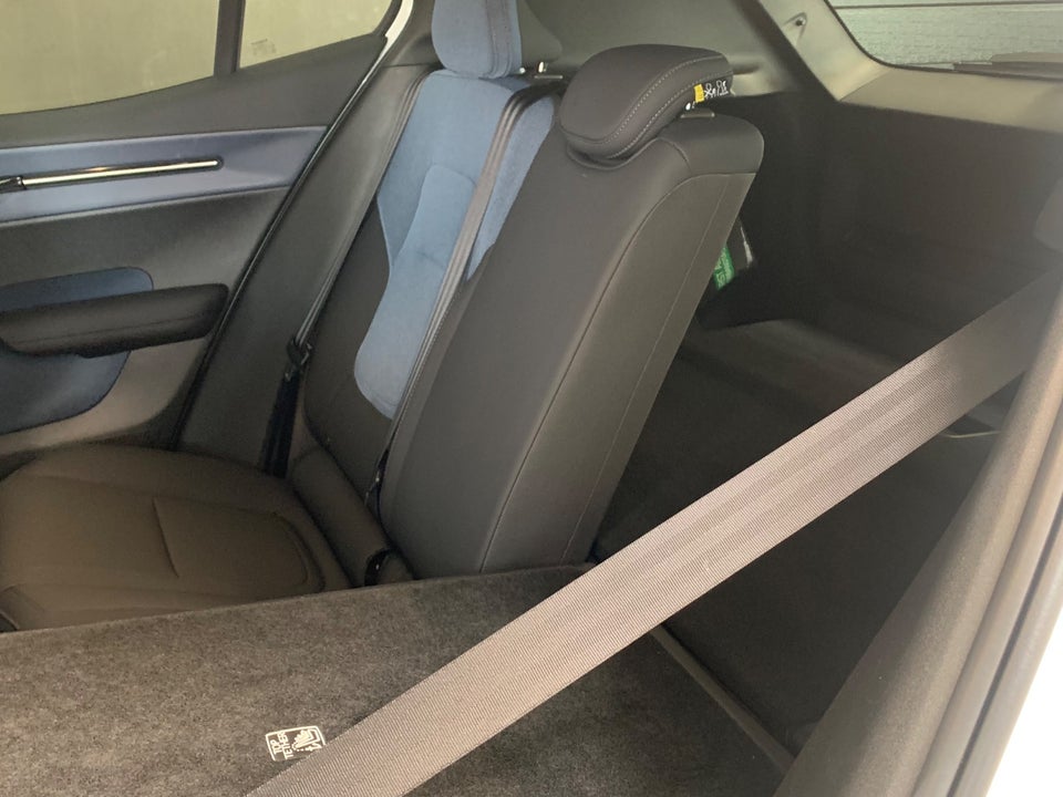 Volvo EX30 Extended Range Plus 5d