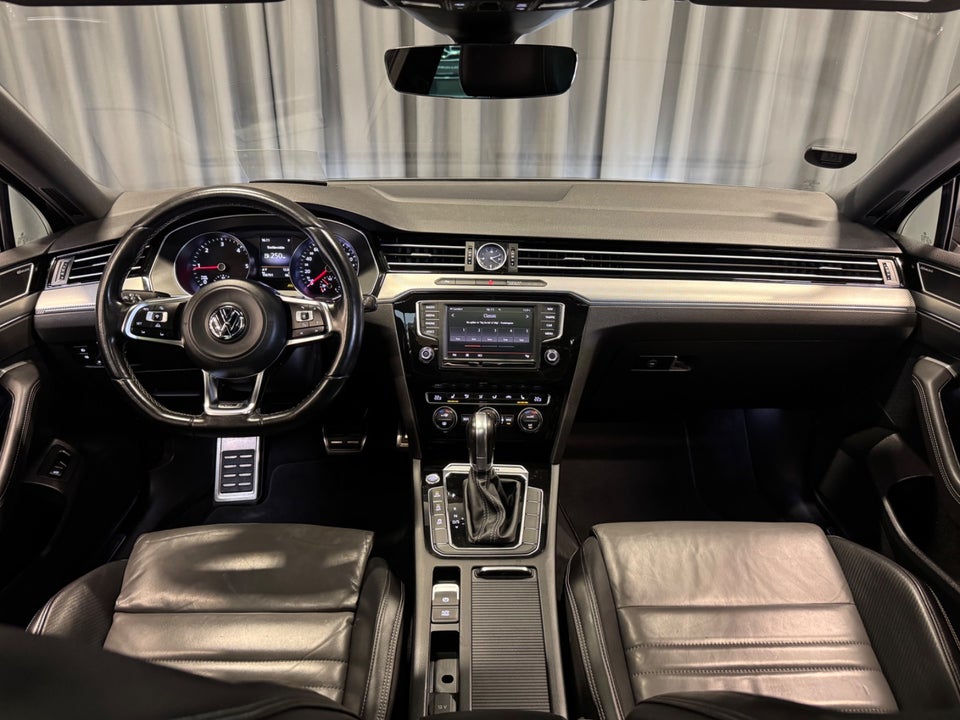 VW Passat 2,0 TDi 240 R-line Variant DSG 4Motion 5d