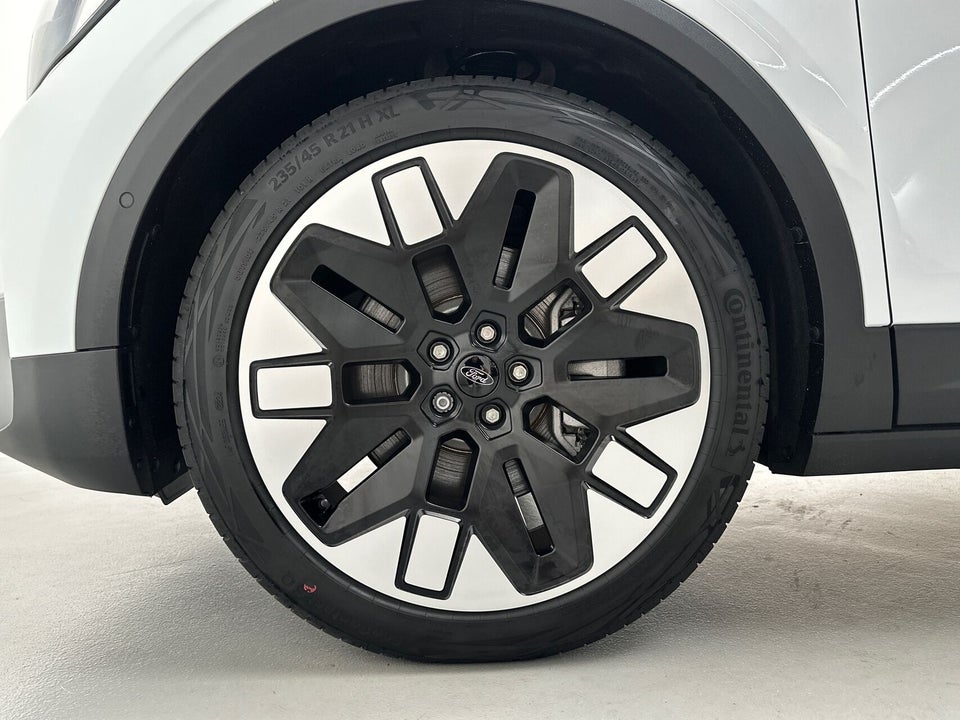 Ford Explorer 82 Premium Extended Range 5d