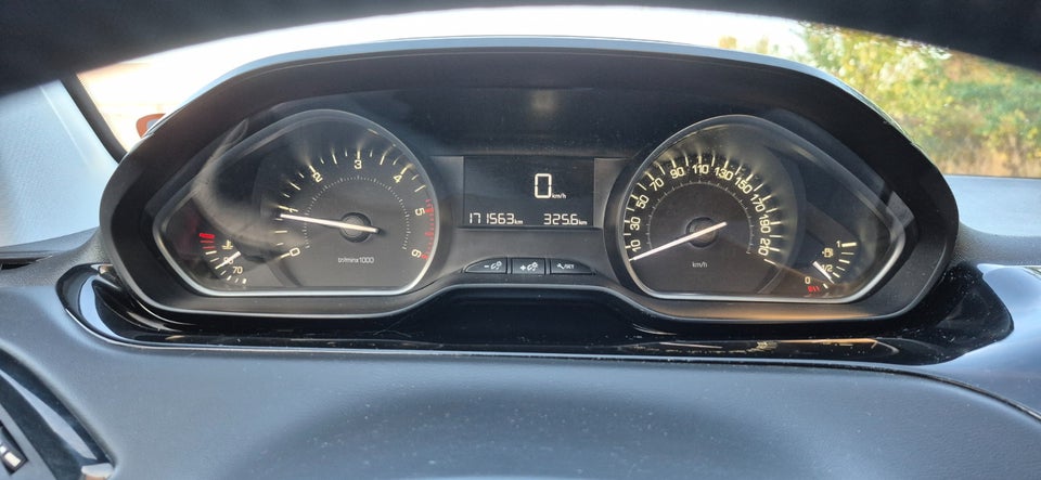 Peugeot 208 1,6 BlueHDi 100 Desire 5d