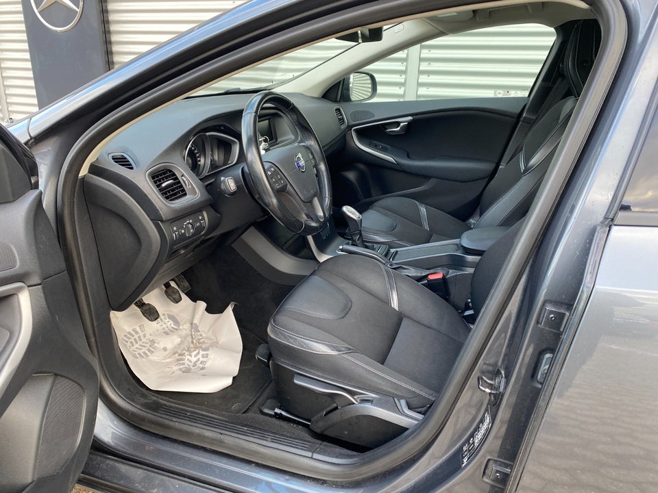 Volvo V40 1,6 D2 115 Kinetic 5d