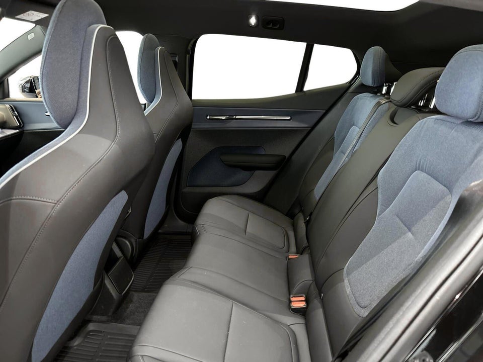 Volvo EX30 Extended Range Ultra 5d