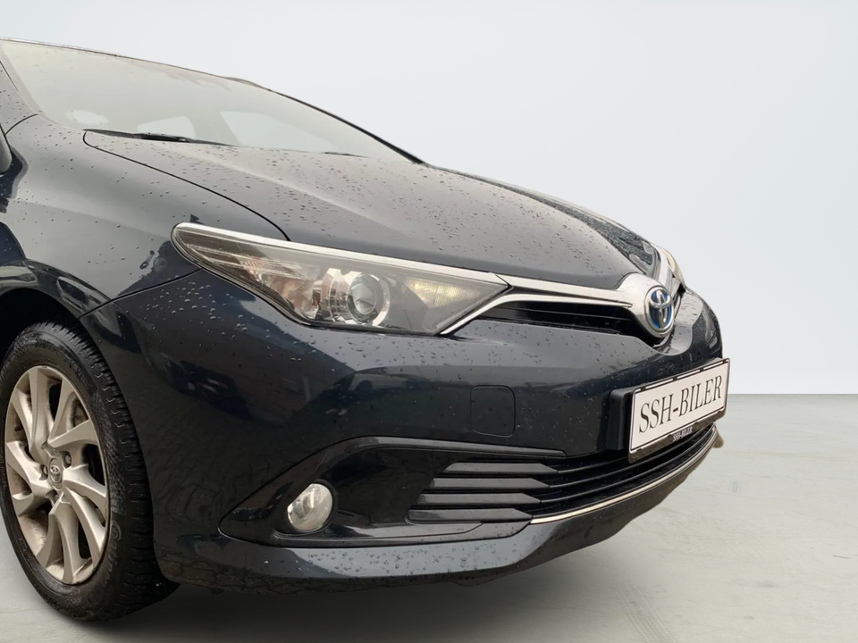 Toyota Auris 1,8 Hybrid Style Touring Sports CVT 5d