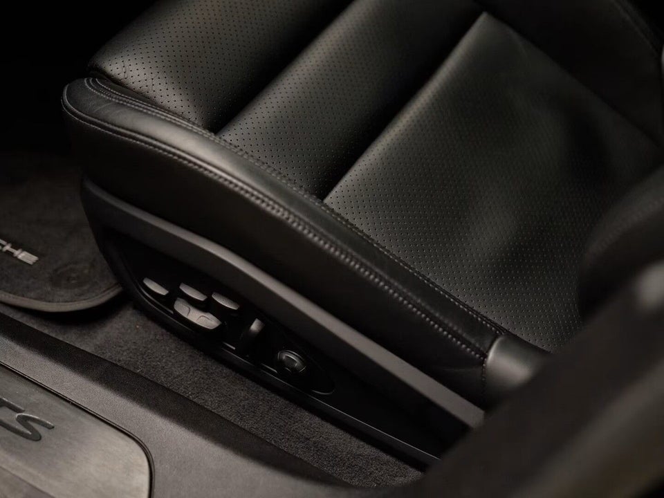 Porsche Taycan GTS Performance+ Sport Turismo 5d