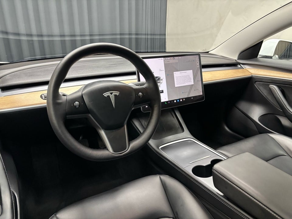 Tesla Model 3 Standard Range+ RWD 4d