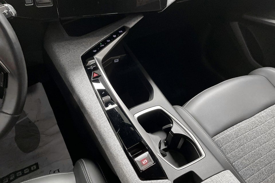 Peugeot e-5008 77 Allure 7prs 5d