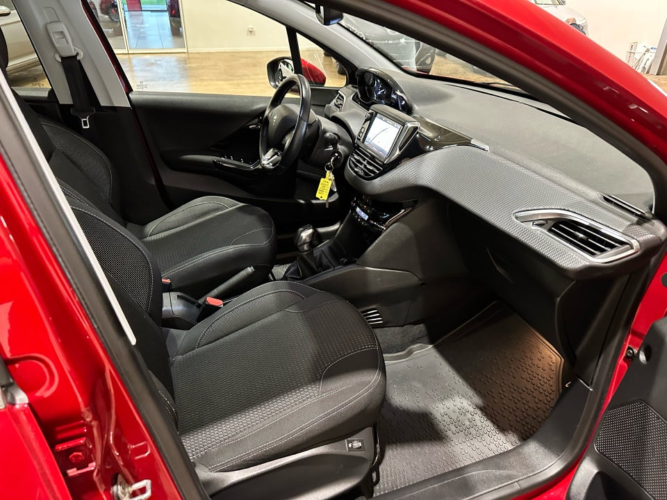 Peugeot 208 1,5 BlueHDi 100 Infinity Sky 5d