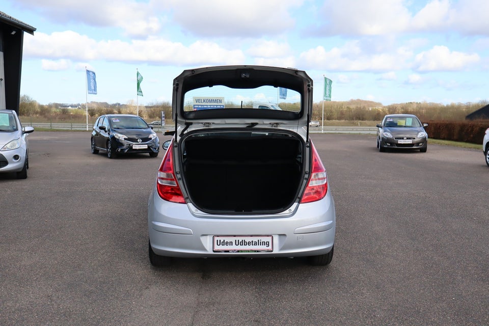 Hyundai i30 1,6 CVVT Comfort 5d