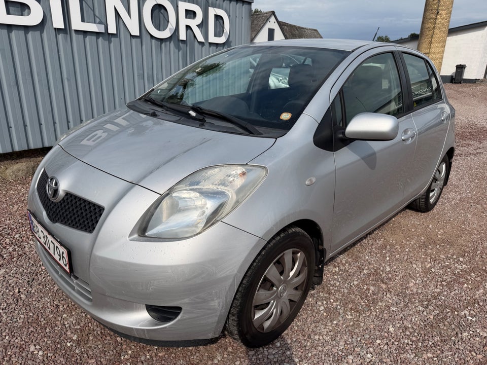 Toyota Yaris 1,3 Terra 5d